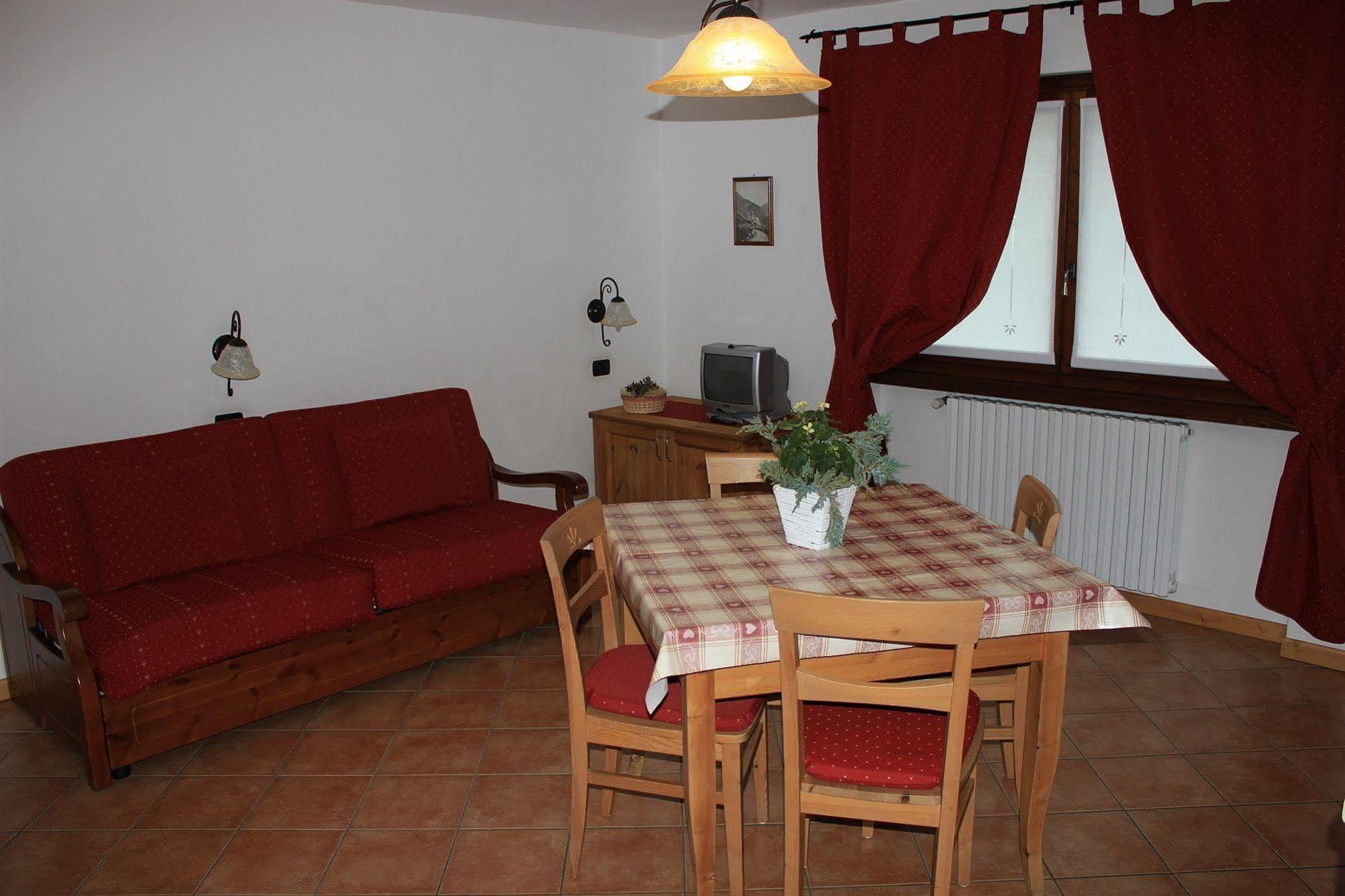 Chalet Alberti Bormio Exterior photo