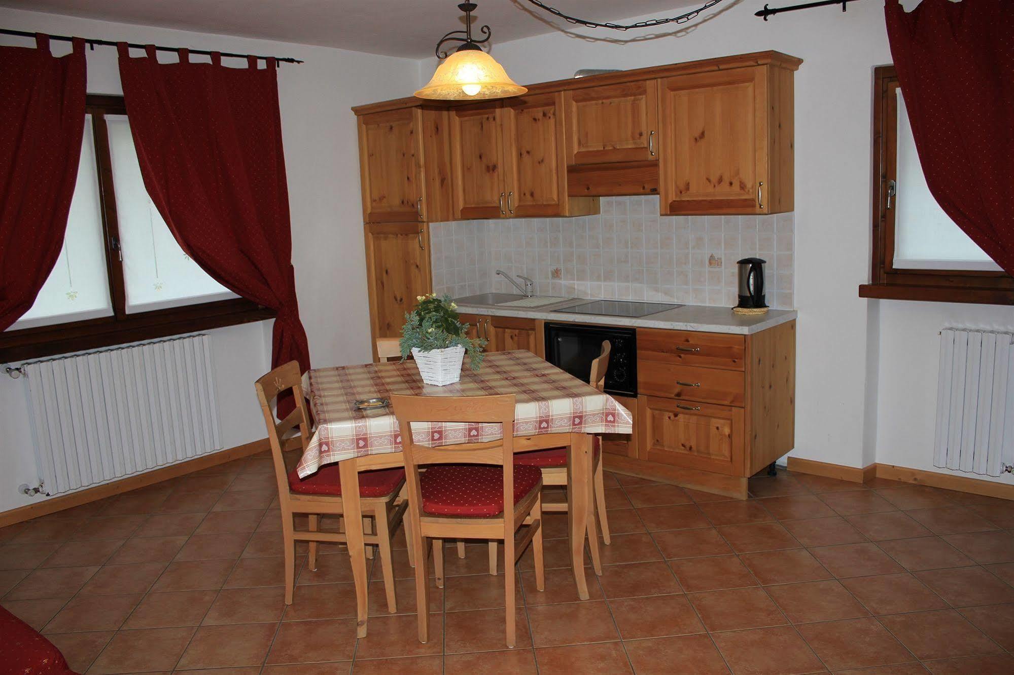 Chalet Alberti Bormio Exterior photo