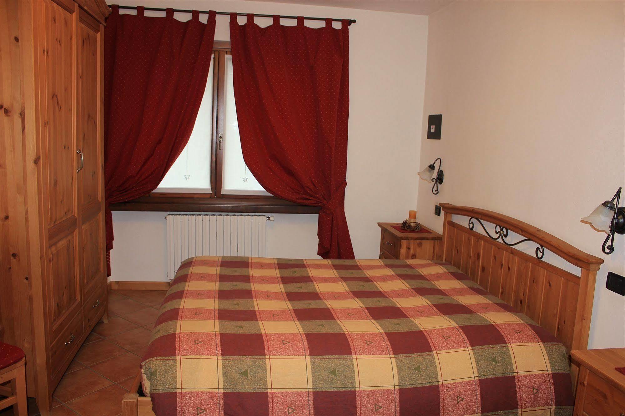 Chalet Alberti Bormio Exterior photo